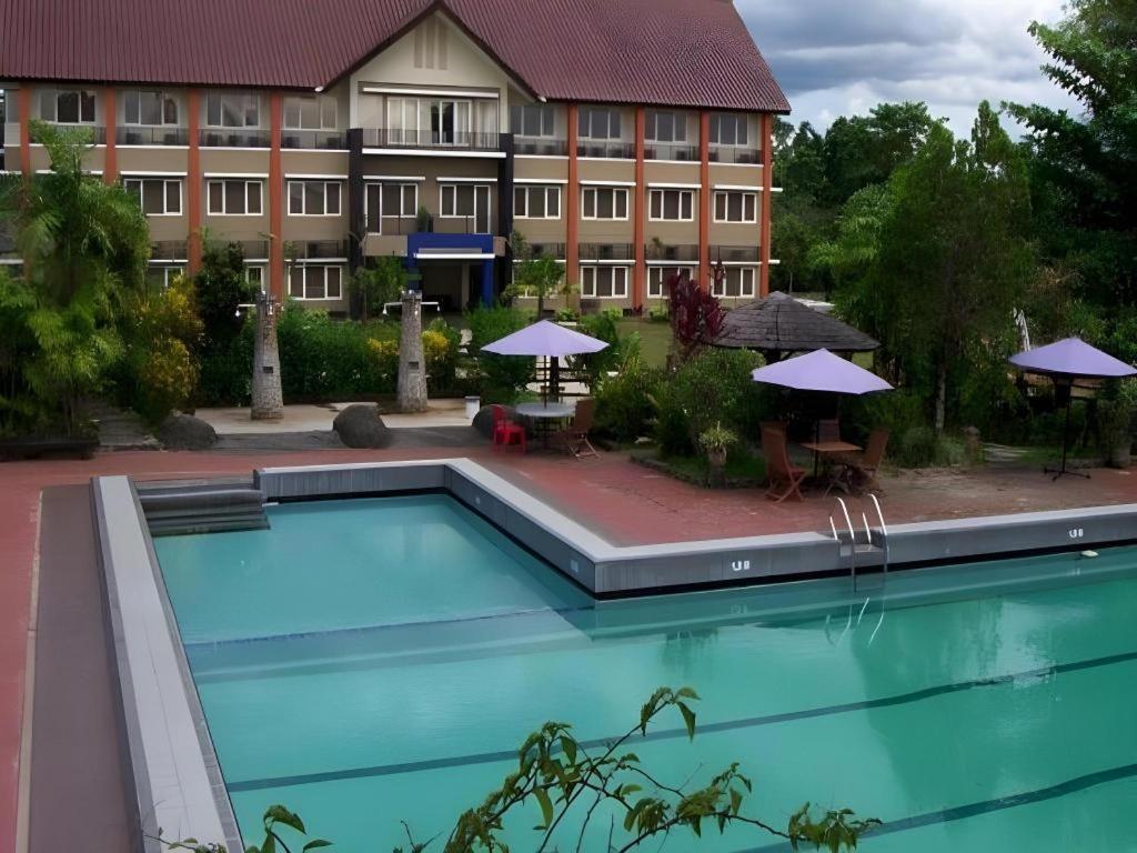 Wonua Monapa Hotel Resort Kendari Exterior foto
