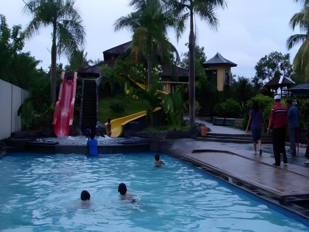 Wonua Monapa Hotel Resort Kendari Exterior foto