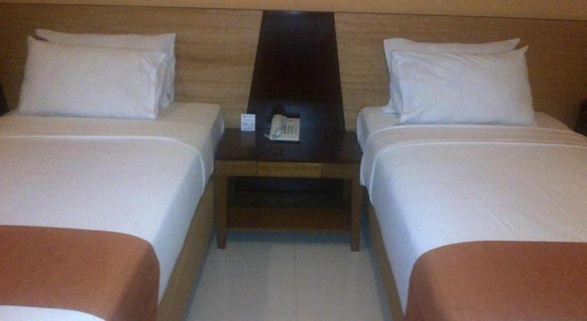 Wonua Monapa Hotel Resort Kendari Exterior foto
