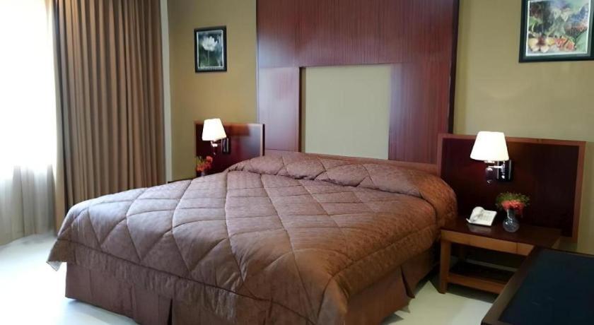 Wonua Monapa Hotel Resort Kendari Exterior foto